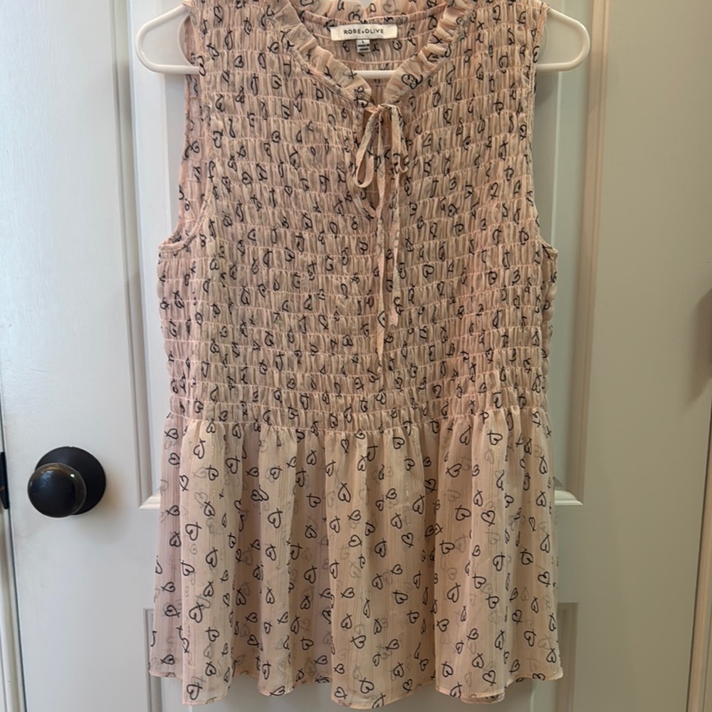 Rose & Olive Cream Sleeveless Smocked Blouse